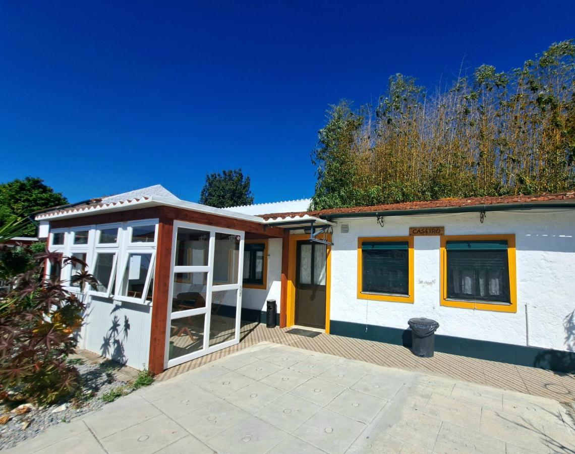 Centenária Oiã Exterior foto
